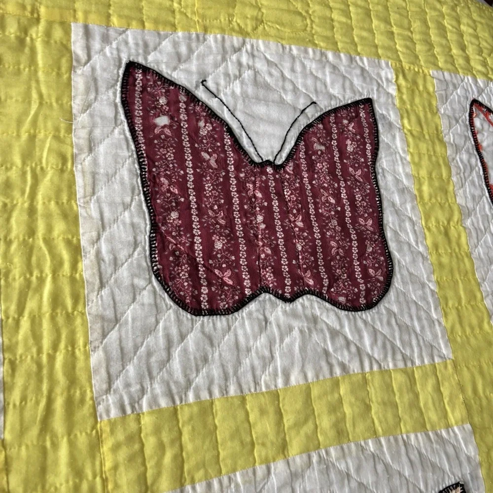 VTG Handmade Quilt Butterfly Appliqué 96 X 70‎ Light Yellow Frame - READ